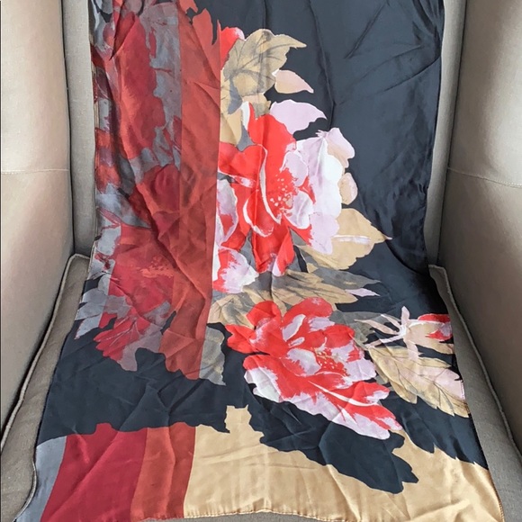 INC Big Rose Floral Print Oblong Scarf Black - Picture 3 of 7